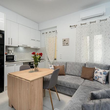 Comfy Apt Next To Metro Athena Bagian luar foto