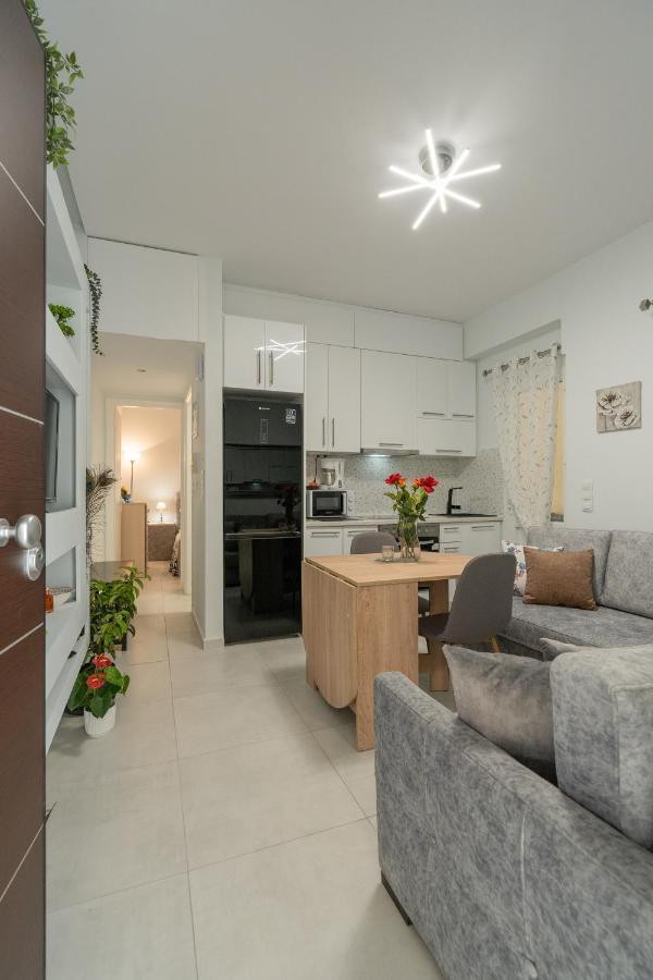 Comfy Apt Next To Metro Athena Bagian luar foto