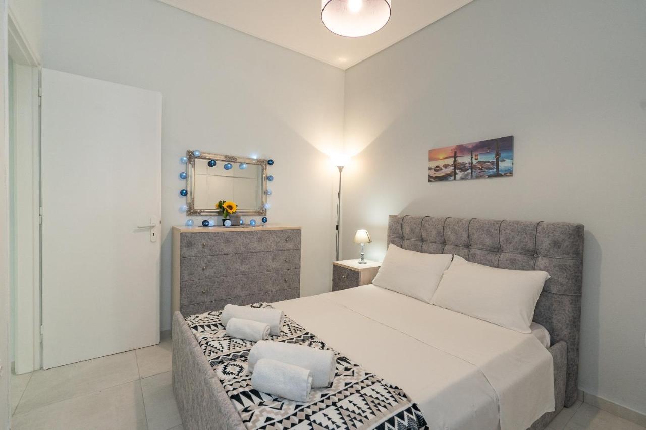 Comfy Apt Next To Metro Athena Bagian luar foto