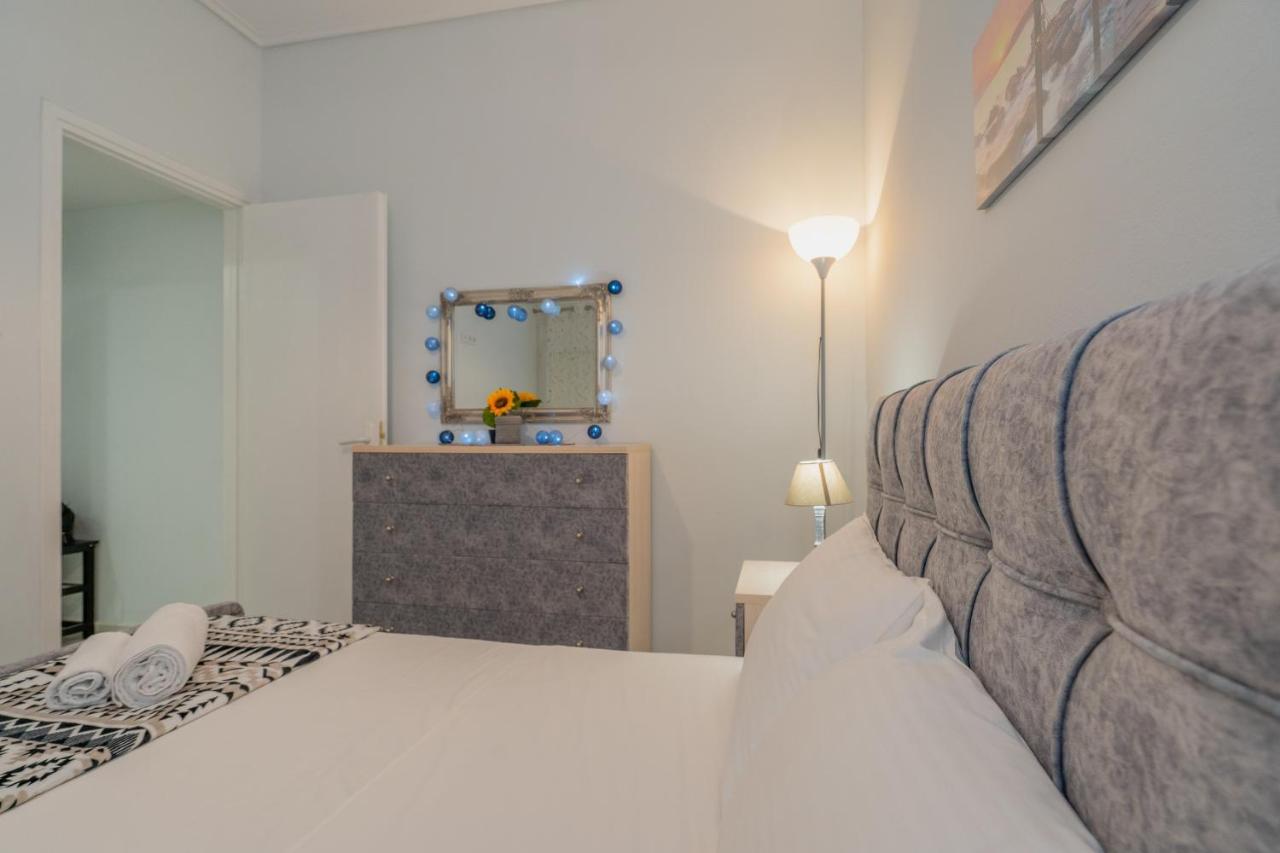 Comfy Apt Next To Metro Athena Bagian luar foto