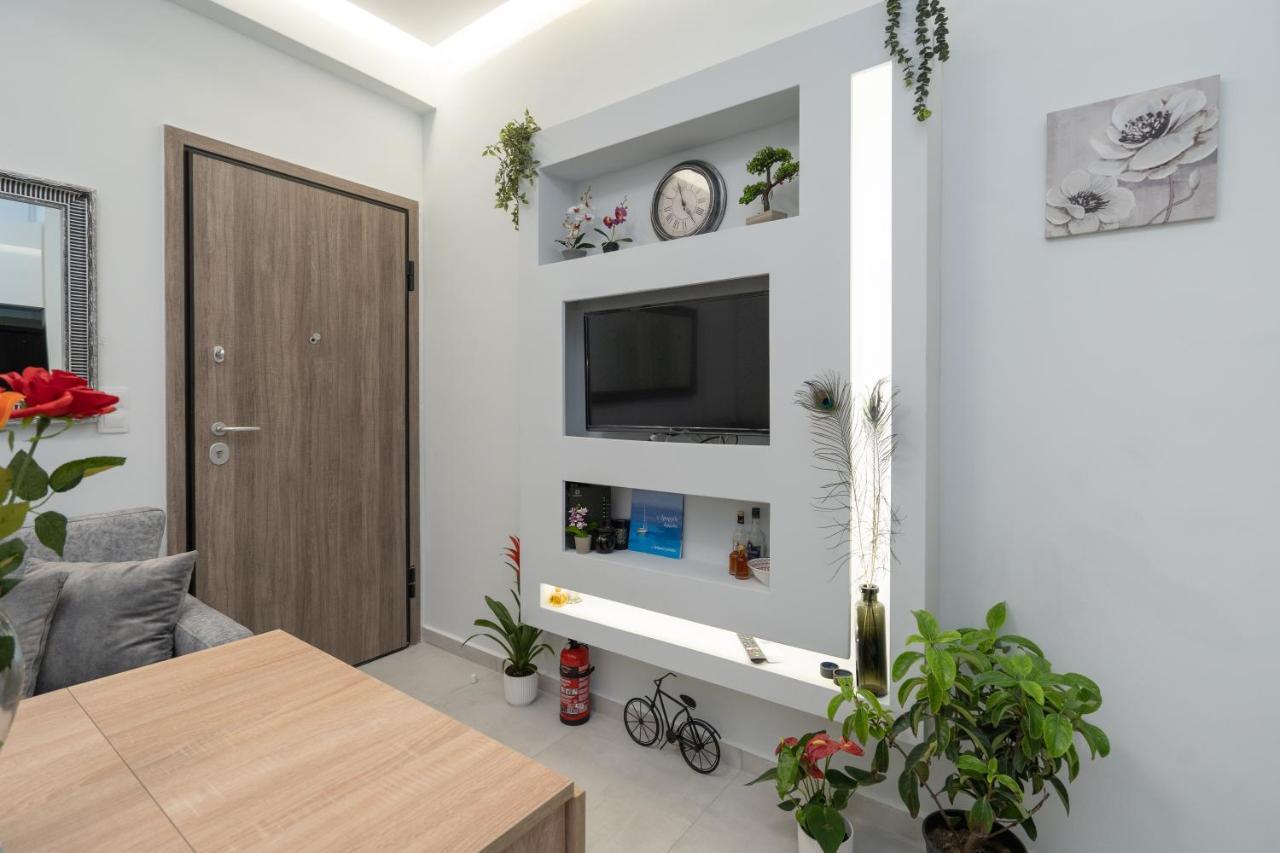 Comfy Apt Next To Metro Athena Bagian luar foto